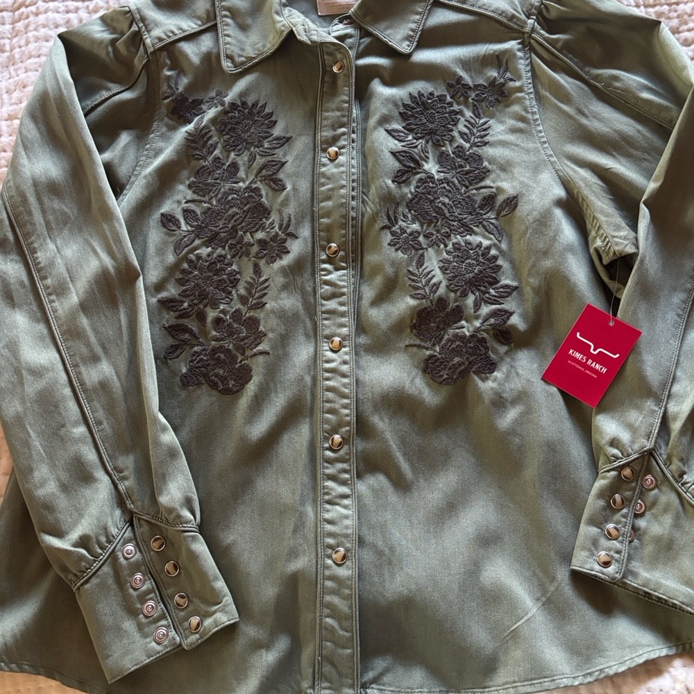 KIMES RANCH MAE FLORAL EMBROIDERED LONG SLEEVE SNAP WESTERN SHIRT - Picture 10 of 11